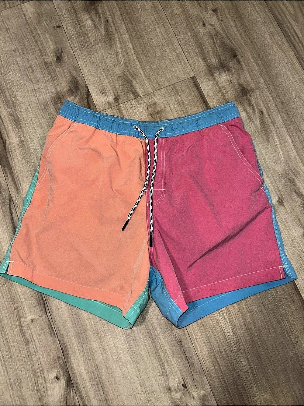 Men’s American Eagle Color Block Hybrid Shorts in color block Pink & Blue size m